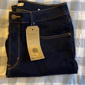 NWT Levi’s 724 High-Rise Straight Sz 16 SHORT Dark wash W33 L30